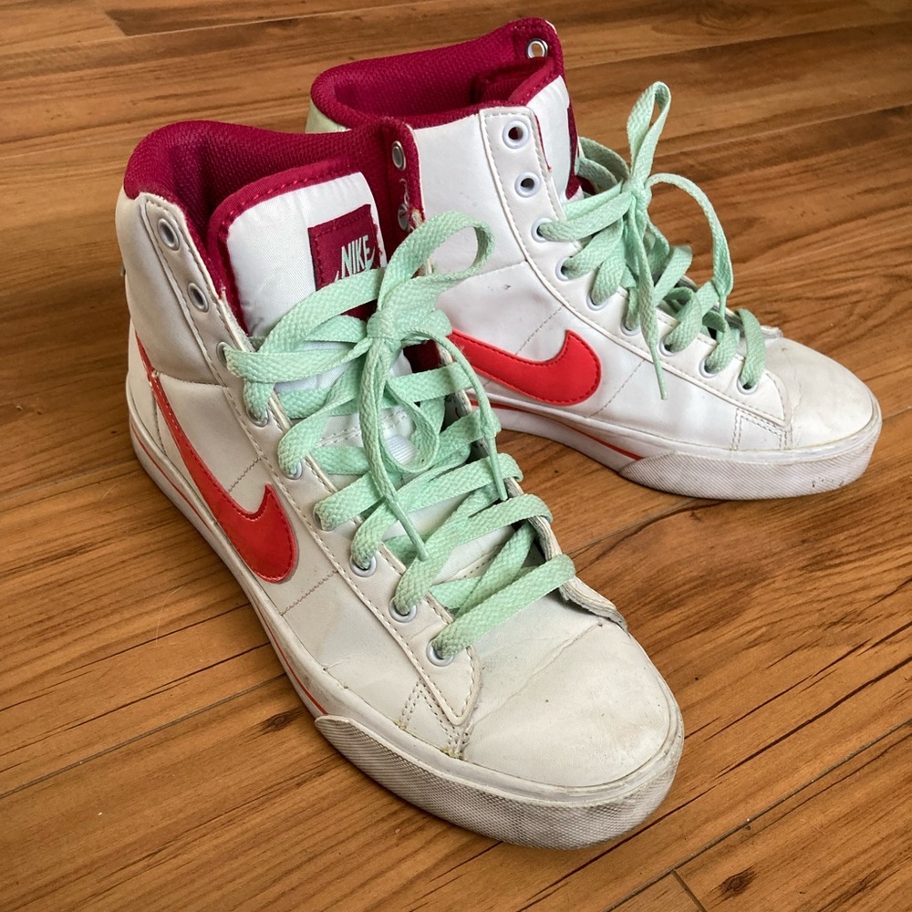 Rare Nike High Top Sneakers Women Size 9